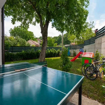 Vinisterra Family-friendly With Pool,jacuzzi Villa Zmijavci