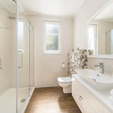 Vinisterra Family-friendly With Pool,jacuzzi * Zmijavci