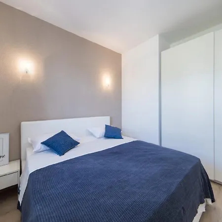 Vinisterra Family-friendly With Pool,jacuzzi Villa Zmijavci