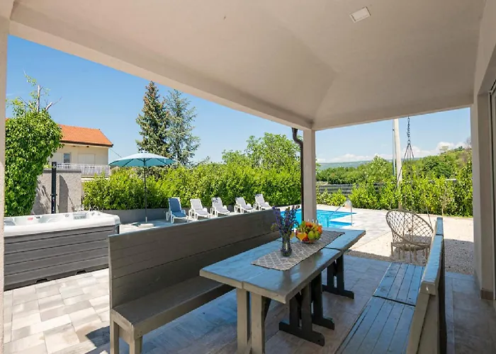 Vinisterra Family-friendly With Pool,jacuzzi Villa