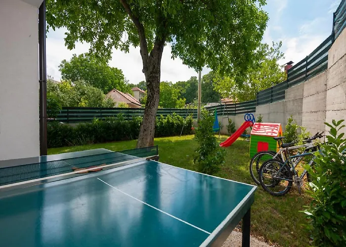 Vinisterra Family-friendly With Pool,jacuzzi Villa Zmijavci