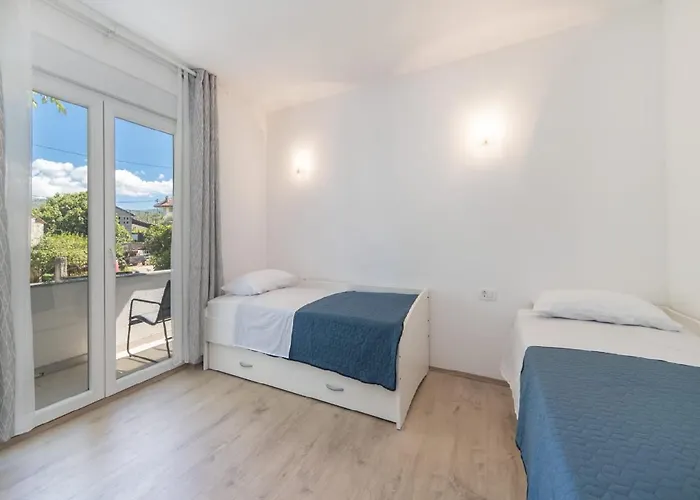 Vinisterra Family-friendly With Pool,jacuzzi Zmijavci
