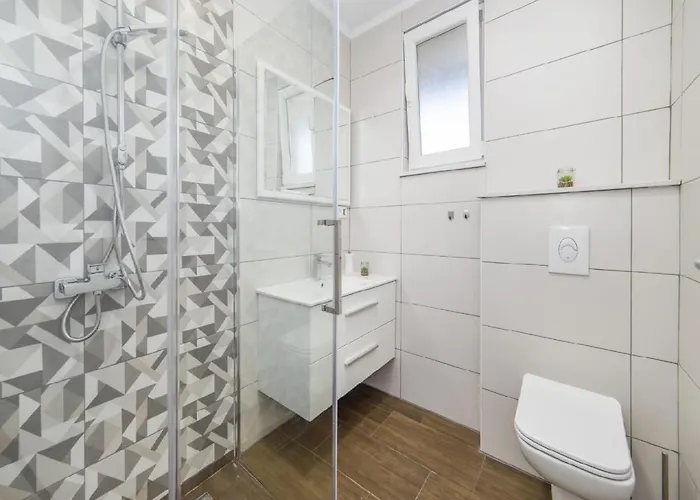 Vinisterra Family-friendly With Pool,jacuzzi * Zmijavci