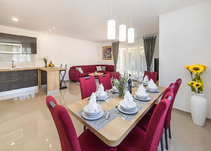 Vinisterra Family-friendly With Pool,jacuzzi Villa Zmijavci
