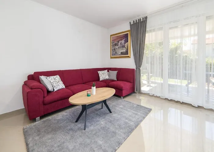 Vinisterra Family-friendly With Pool,jacuzzi * Zmijavci