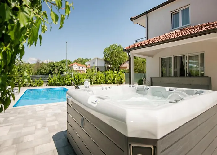 Villa Vinisterra Family-friendly With Pool,jacuzzi
