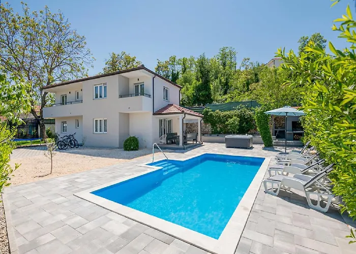 Vinisterra Family-friendly With Pool,jacuzzi Villa