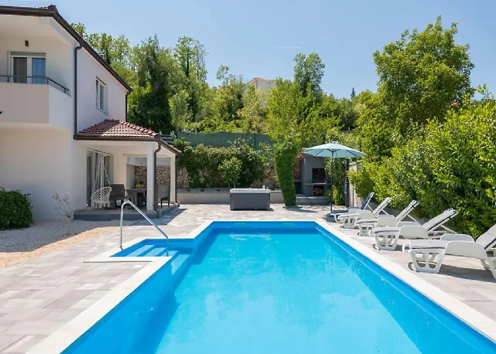 Villa Vinisterra Family-friendly With Pool,jacuzzi